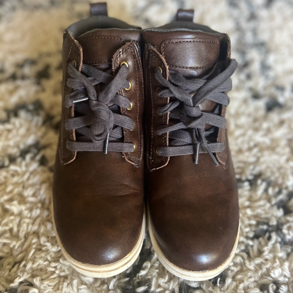Cat & Jack boys brown faux leather boots size 3